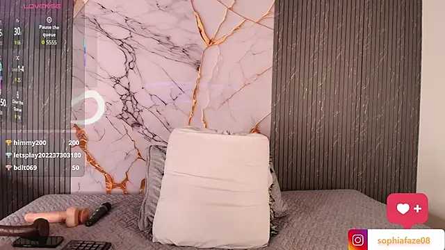 big_tits_in_your_face webcam