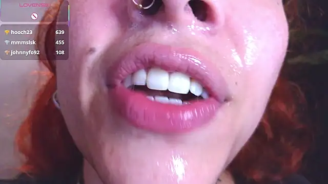 bri_von_dhara__ webcam