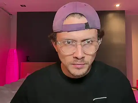 mcklister_kinky_feets