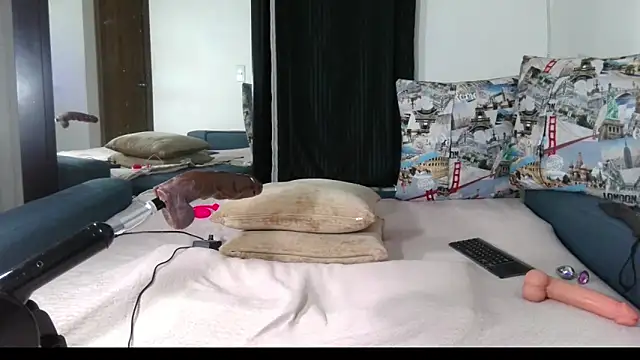 Carla-Bonny18 webcam