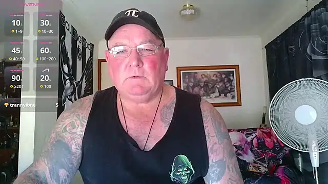 KINKYBLUEYES69 webcam