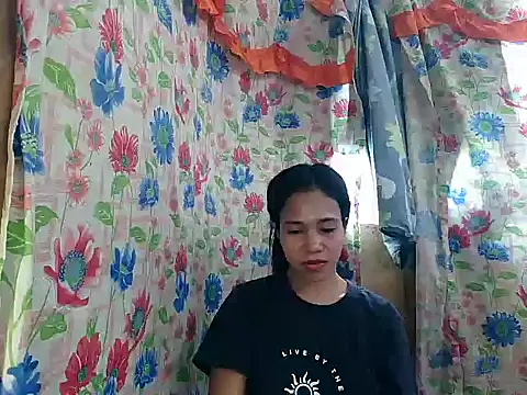 PinaySkinnyGirl webcam