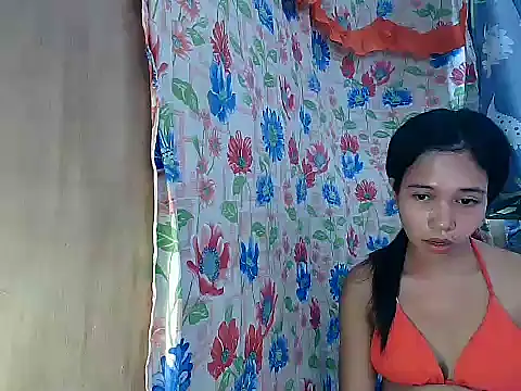 PinaySkinnyGirl webcam