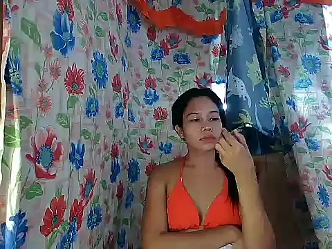 PinaySkinnyGirl webcam