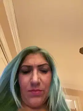 LittleMissEeve webcam