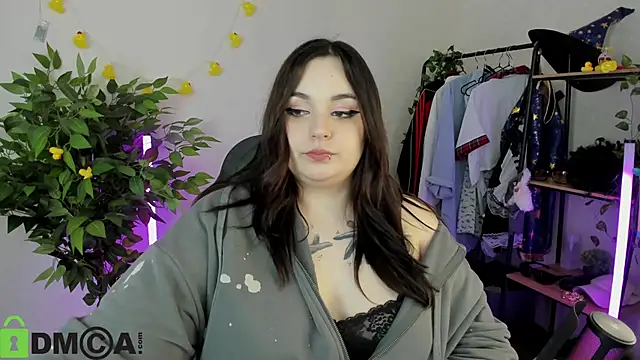 mia_r0ss (F young) - Boobs massage