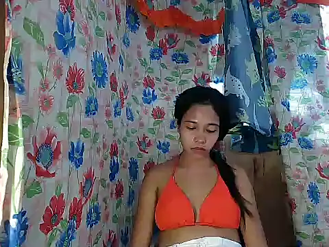 PinaySkinnyGirl webcam