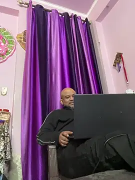 Dick_6inches_Delhi webcam