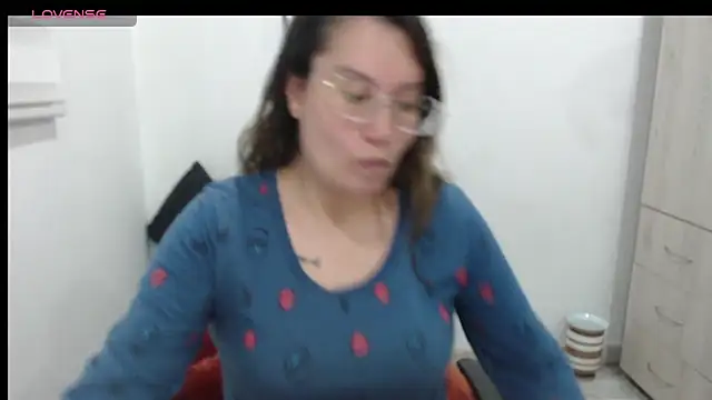 isabellahunternurs12 - Isabellahunternurs12's free webcam - UK Sex Cams