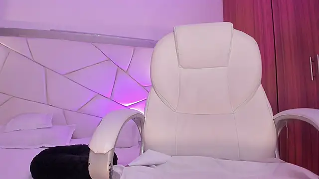 Natasha_Kiim_ webcam