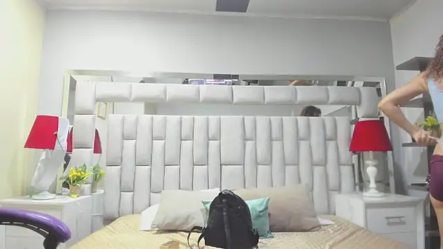 mariiahneedles webcam