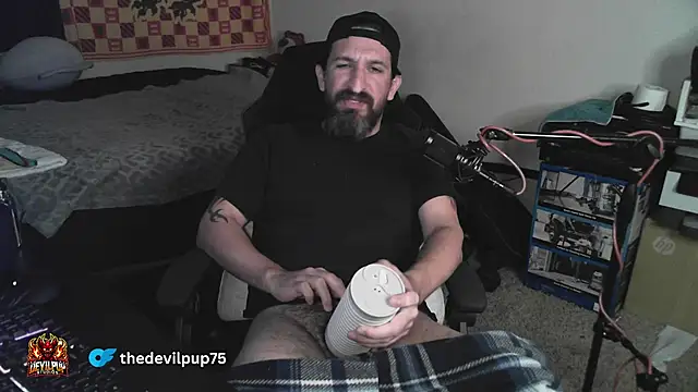 DevilPup75_ webcam