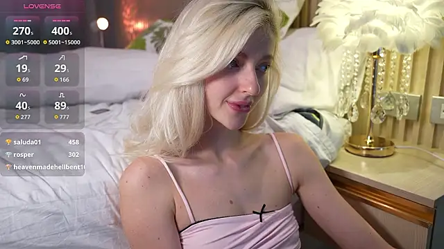 YourNaughtyMiss webcam