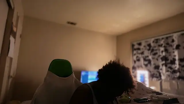 Yagurl___west webcam