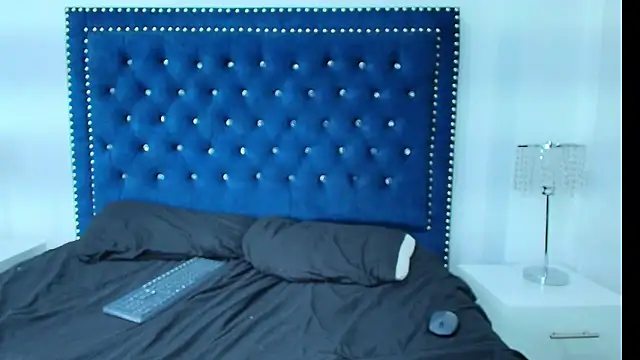 Cristal_and_luke webcam