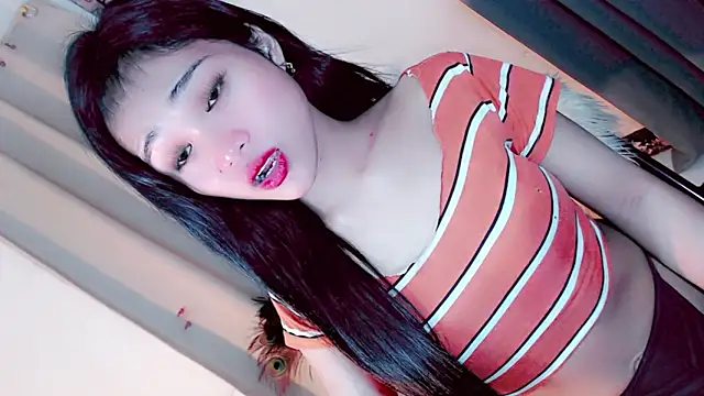 Amomentoflust99 webcam