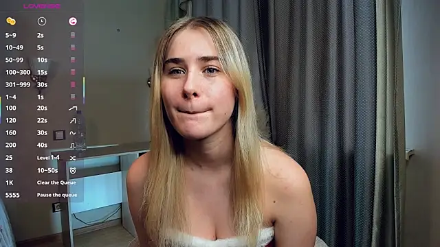 LuanaFincel webcam