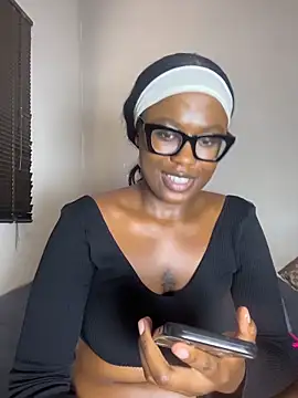 moonzy77 - Moonzy77's free webcam - UK Sex Cams