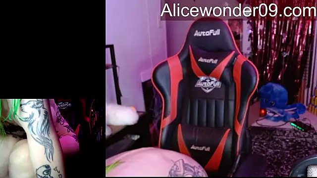alicewonder09 webcam