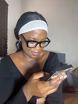 Webcam Model (Moonzy77)  is live.Free join now!