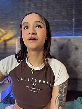 isabella-teen - Isabella-Teen's free webcam - UK Sex Cams