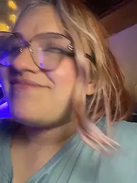 Sophia_Weest99 webcam