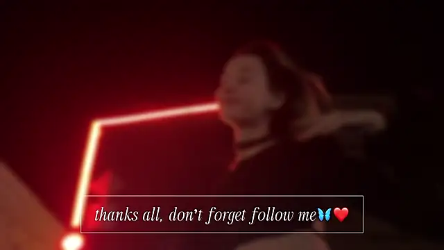 emelybenz (F teen) - play with pussy