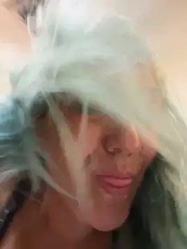 LittleMissEeve webcam