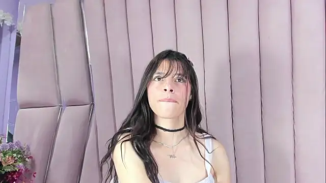 Sasha_Petitte webcam