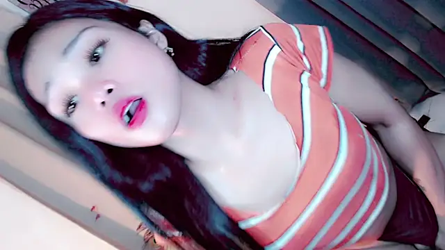 Amomentoflust99 webcam