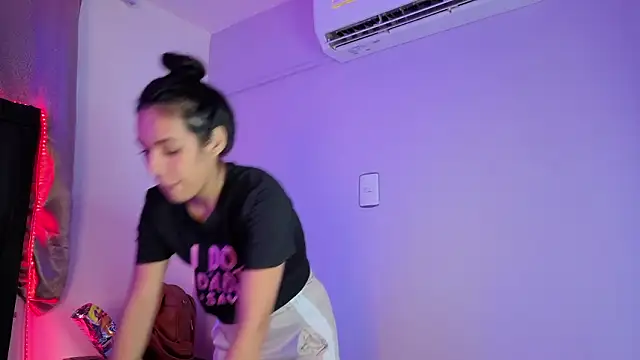 luciamoretti_ (G young) - 👋whip my ass now👋