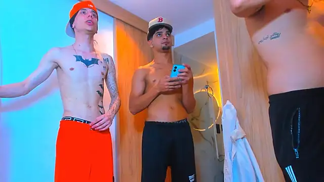 thebatmansion (Ask my age) - 🔥❤️OMGG YESS 🔥❤️ SO HOT