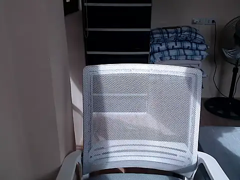 xTheLastVIRGINx webcam