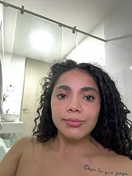 curlyierr (F young) - Show pussy close and spread