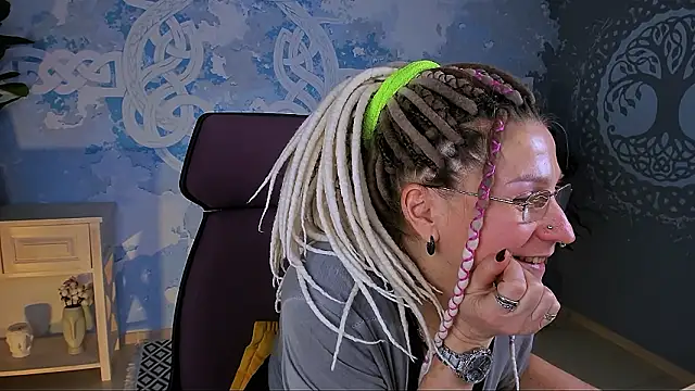 umaspace - UmaSpace's free webcam - UK Sex Cams