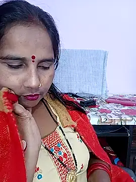 reemacouple007 (F young) - Name on Boobs