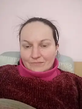 BustyLadyAlma webcam