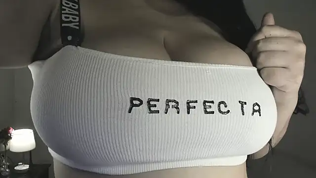 cami_hotboobs webcam