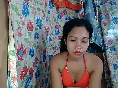 PinaySkinnyGirl webcam