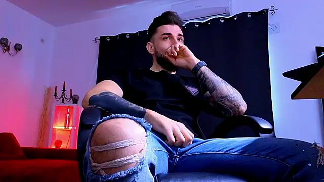 MightyAaron66 webcam