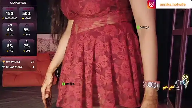 CharmingTania webcam