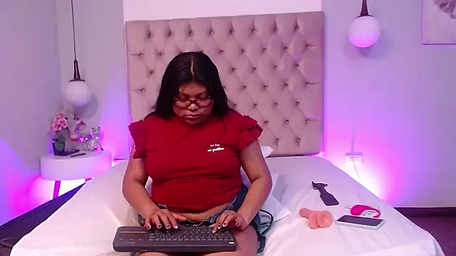 kiri_black_ - Kiri_Black_'s free webcam - UK Sex Cams