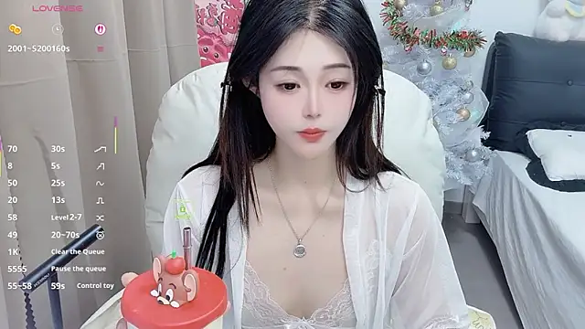 美女CeeKie在线直播