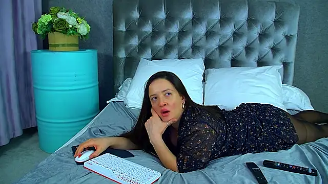 ElinaBellucci webcam