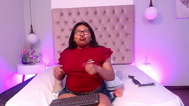 kiri_black_ - Kiri_Black_'s free webcam