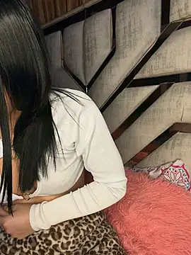 Laura-Khalifa webcam