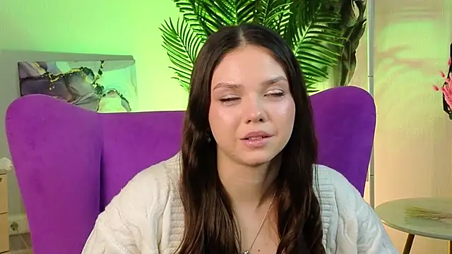 ThomasineVirostko webcam