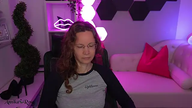 annikarose - AnnikaRose's free webcam