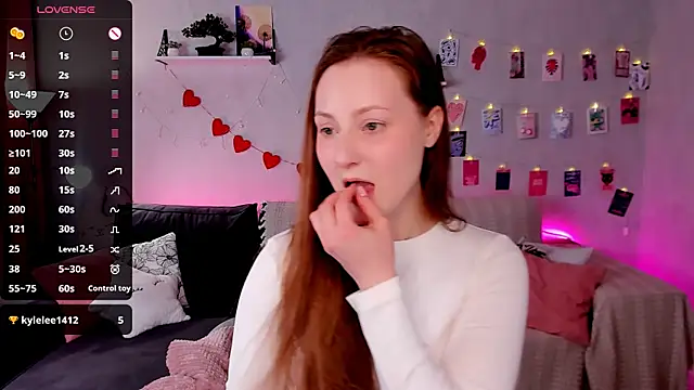 velvet_cherry_ webcam