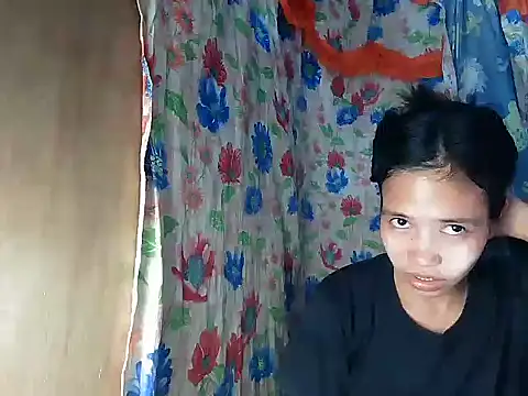 PinaySkinnyGirl webcam